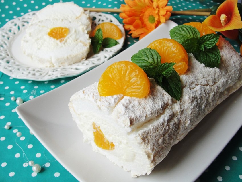 100 Гр меренгового рулета