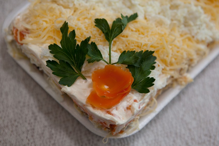 Пирог из лаваша с мясом и сыром в мультиварке