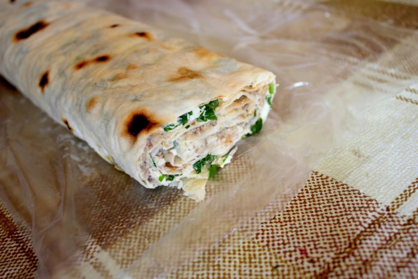 Рулет из лаваша с мясом