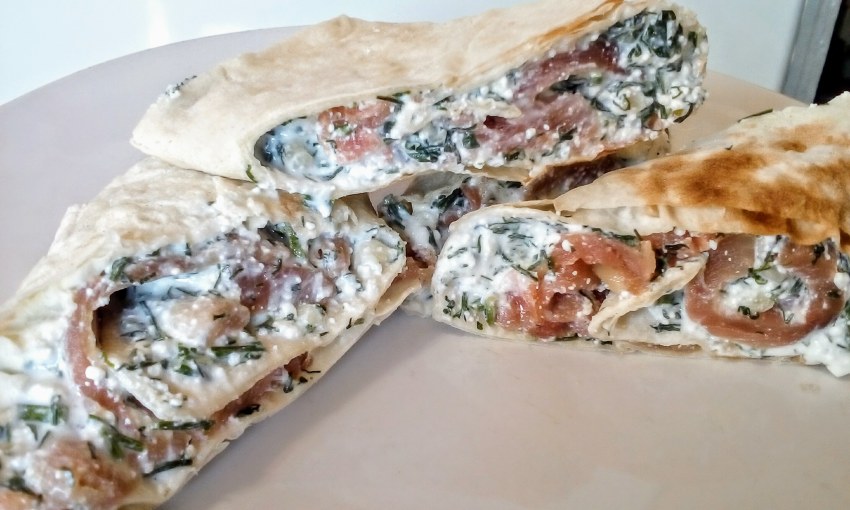 Мясной рулет из лаваша