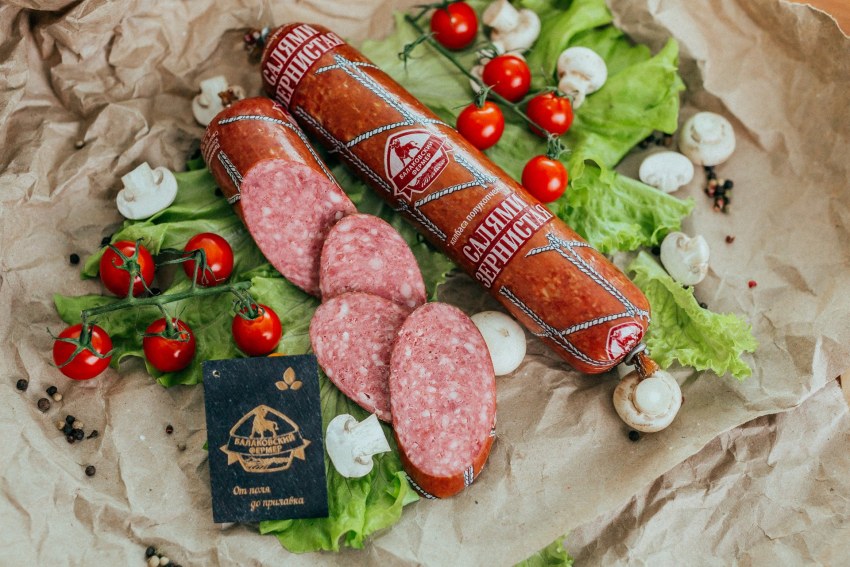 Копченая колбаса