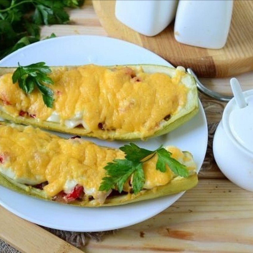 Кабачок фаршированный куриной грудкой