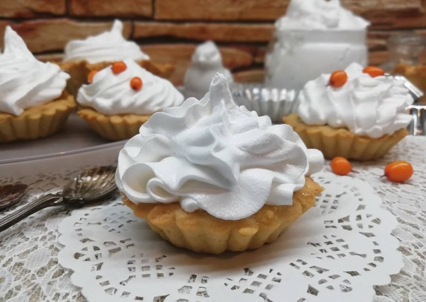 Пирожное корзиночка Лакомка