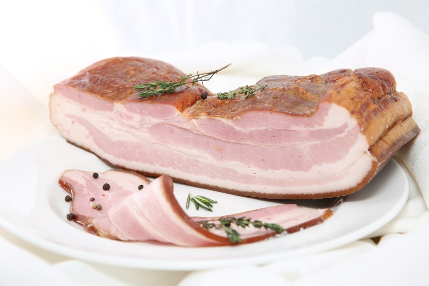 Мясные деликатесы