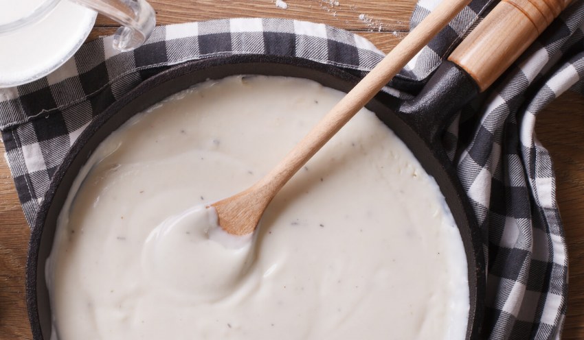 Пицца с белым соусом
