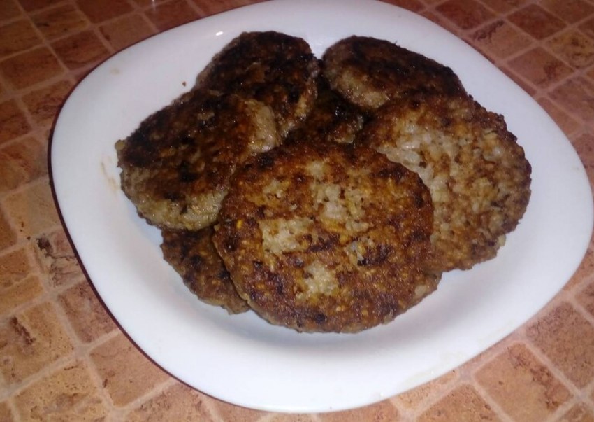 Котлеты из консервы с рисом