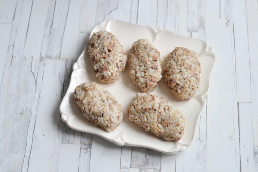 Котлеты из консервы с рисом