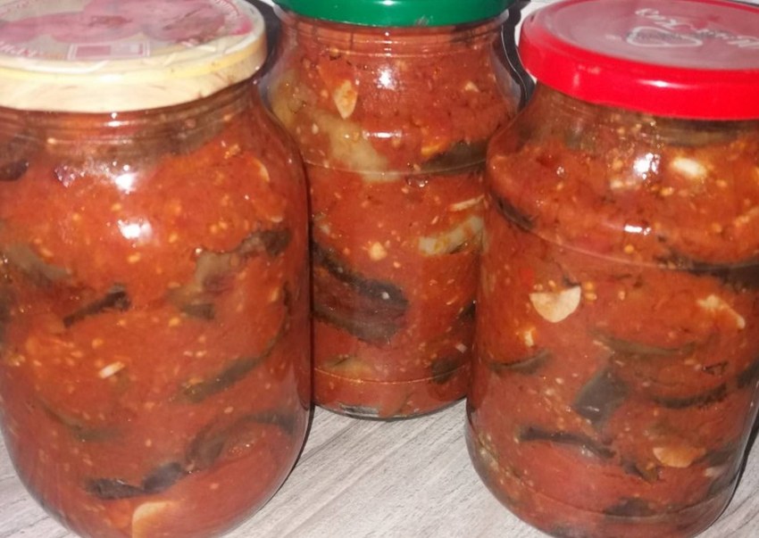 Баклажаны с грибами и помидорами