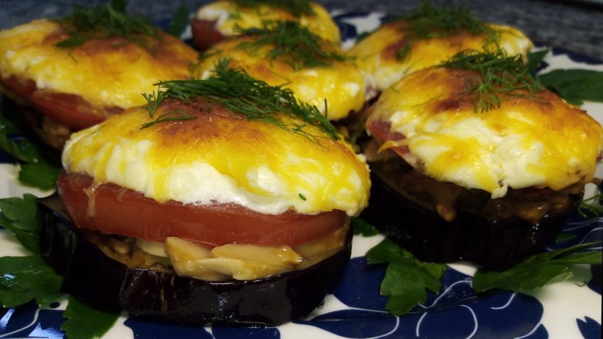 Синенькие баклажаны с чесноком и майонезом