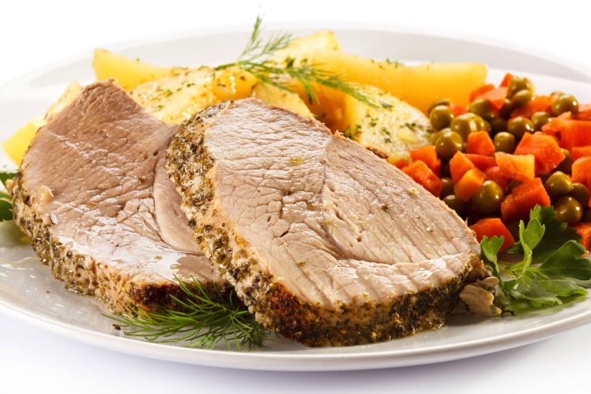 Мясо отварное с гарниром