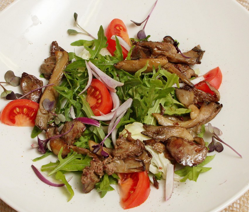 Марчеллис теплый салат с куриной печенью