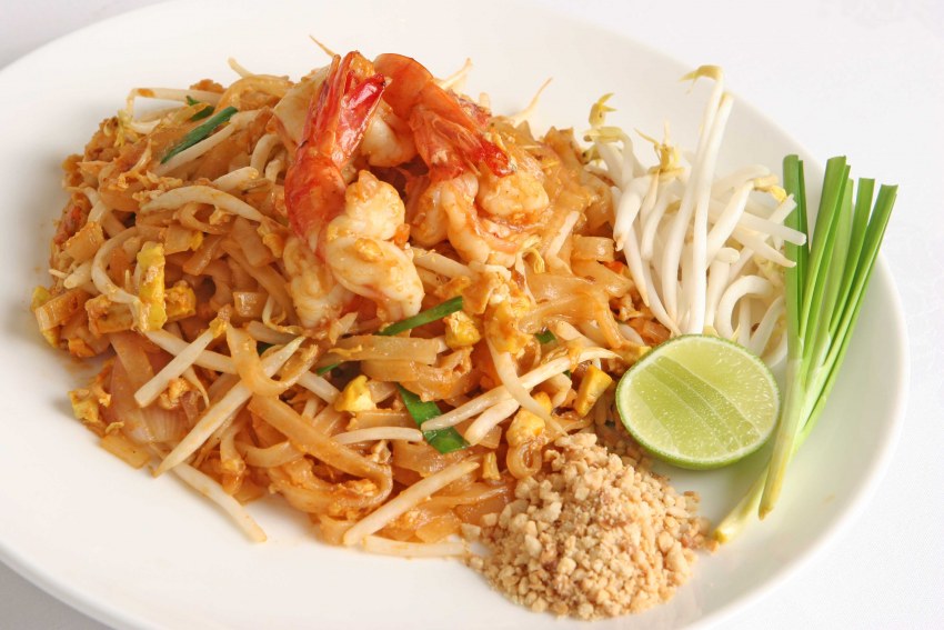 Thai Rice Noodles with Shrimps/Squids