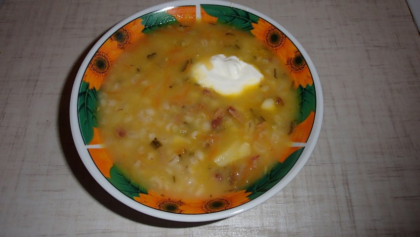 Суп рассольник с тушенкой