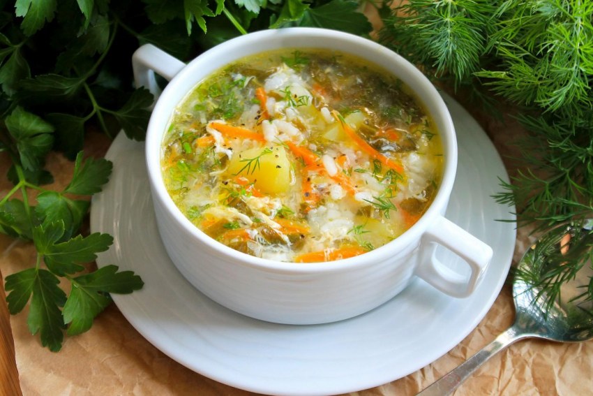 Щавелевый суп с яйцом и мясом