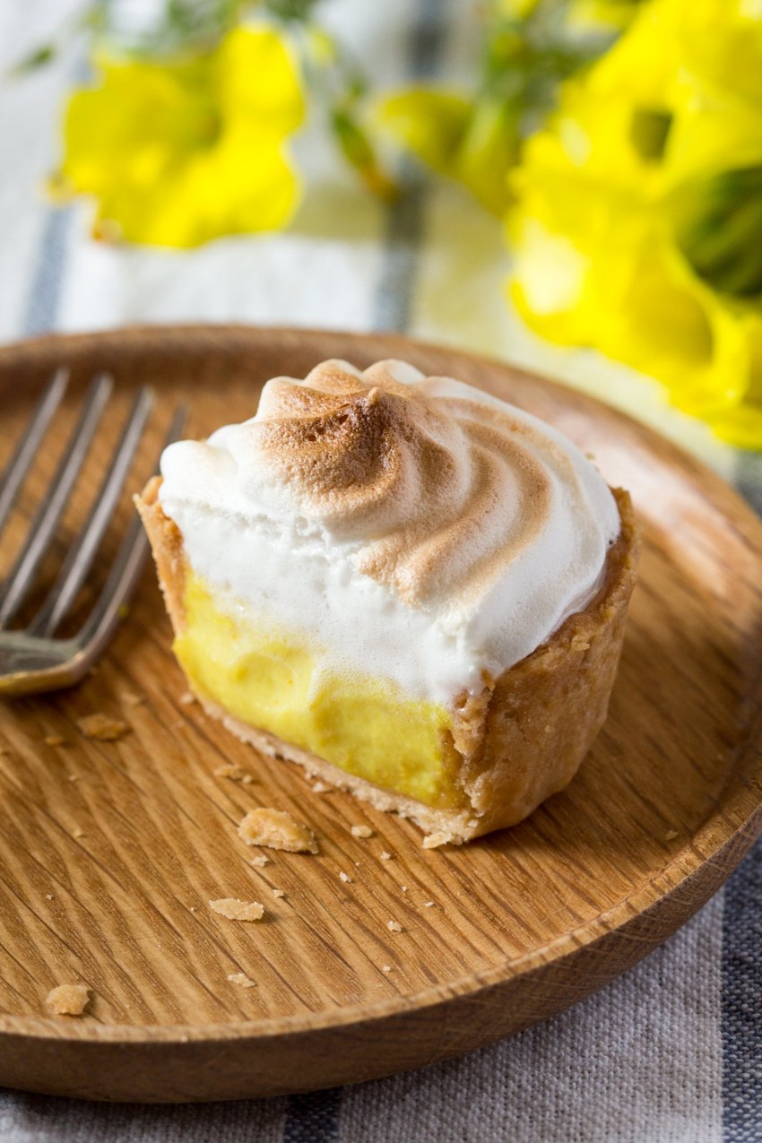 Пирог с лимонным курдом и меренгой (Lemon Meringue pie)