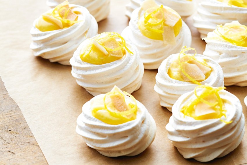 Павлова с лимонным курдом