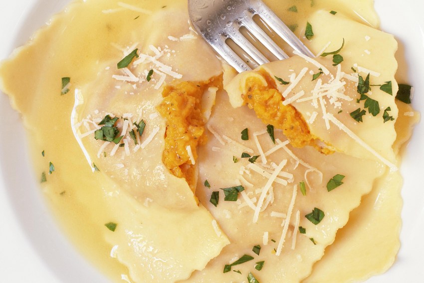 Равиоли с уткой и тыквенным соусом
