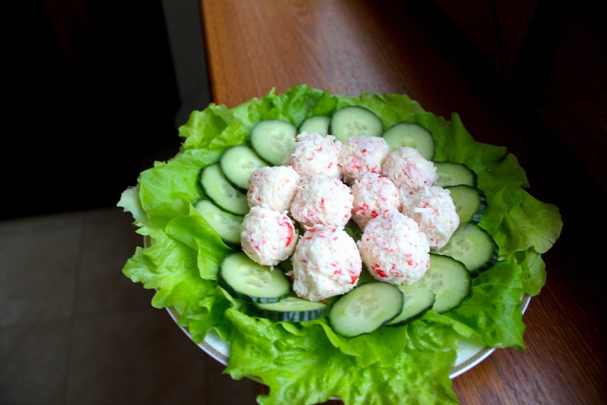 Закуска Рафаэлло с крабовыми палочками