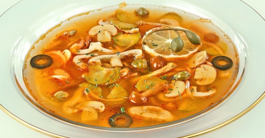 Сырный суп с шампиньонами и брокколи
