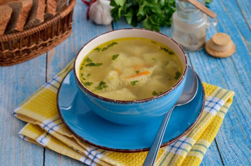Куриный суп с лапшой