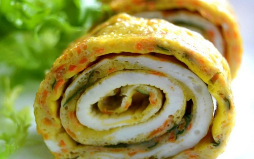 Яичный рулет с начинкой