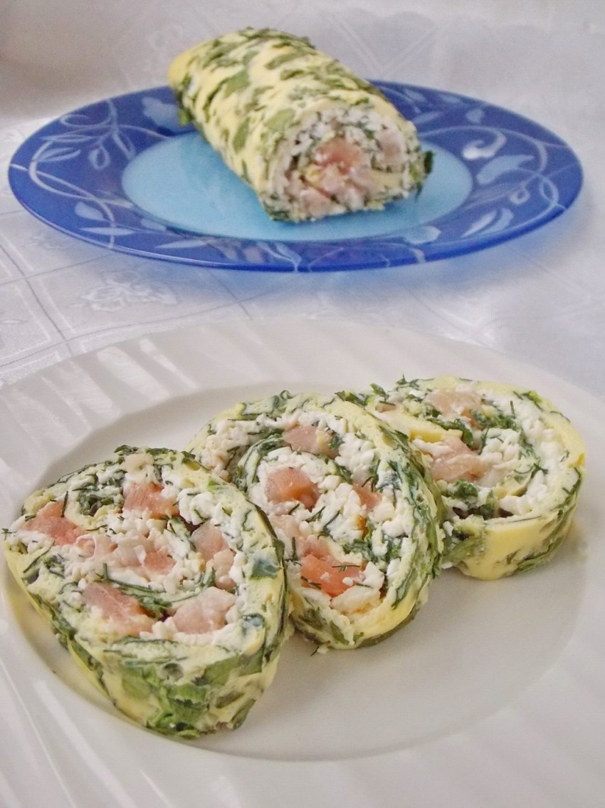Закусочный рулет из омлета