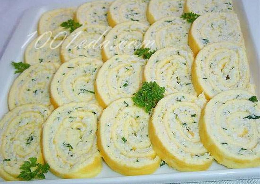 Яичный рулет с сыром