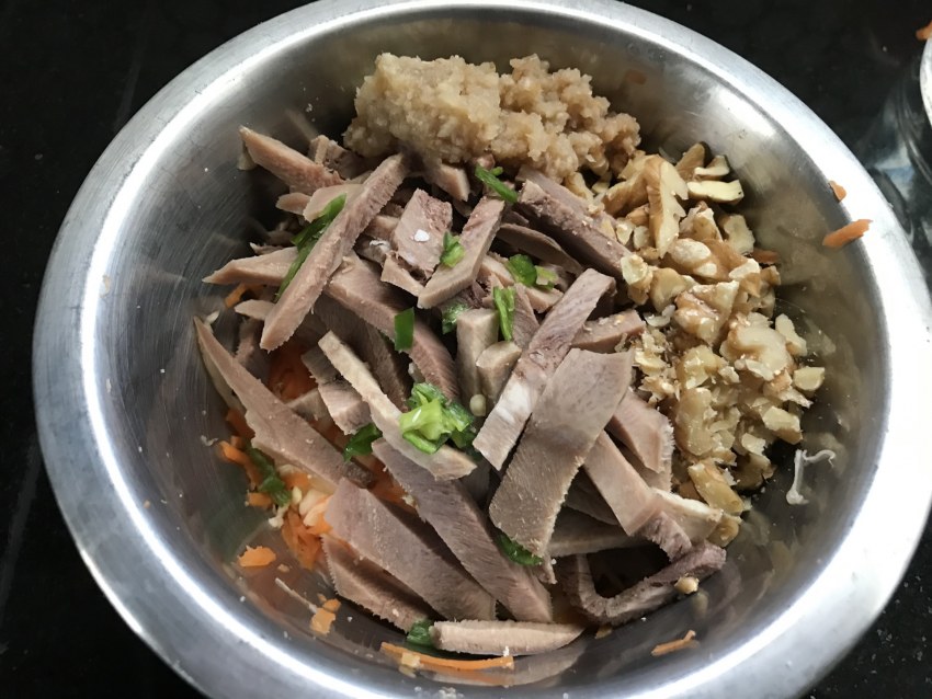 Салат мясная горка
