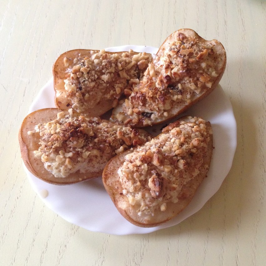 Печеные груши с творожной начинкой