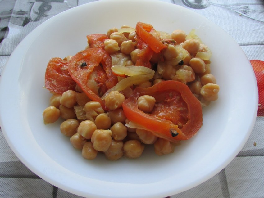 Нут с куркумой