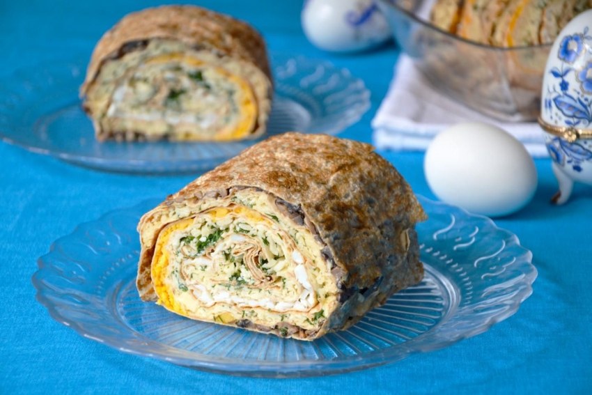 Рулет из лаваша с грибами и сыром