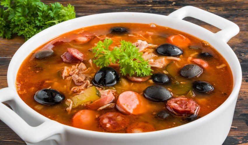 Суп солянка сборная мясная