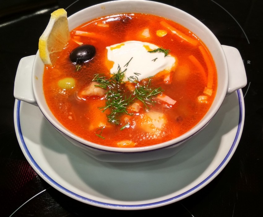 Суп солянка сборная мясная