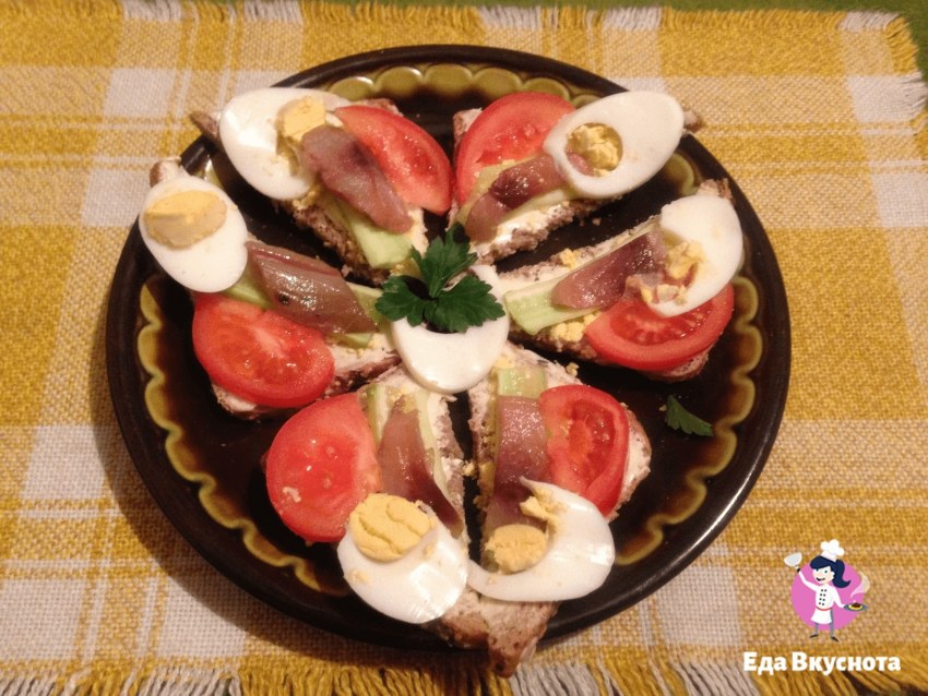 Бутерброды из копченой скумбрии