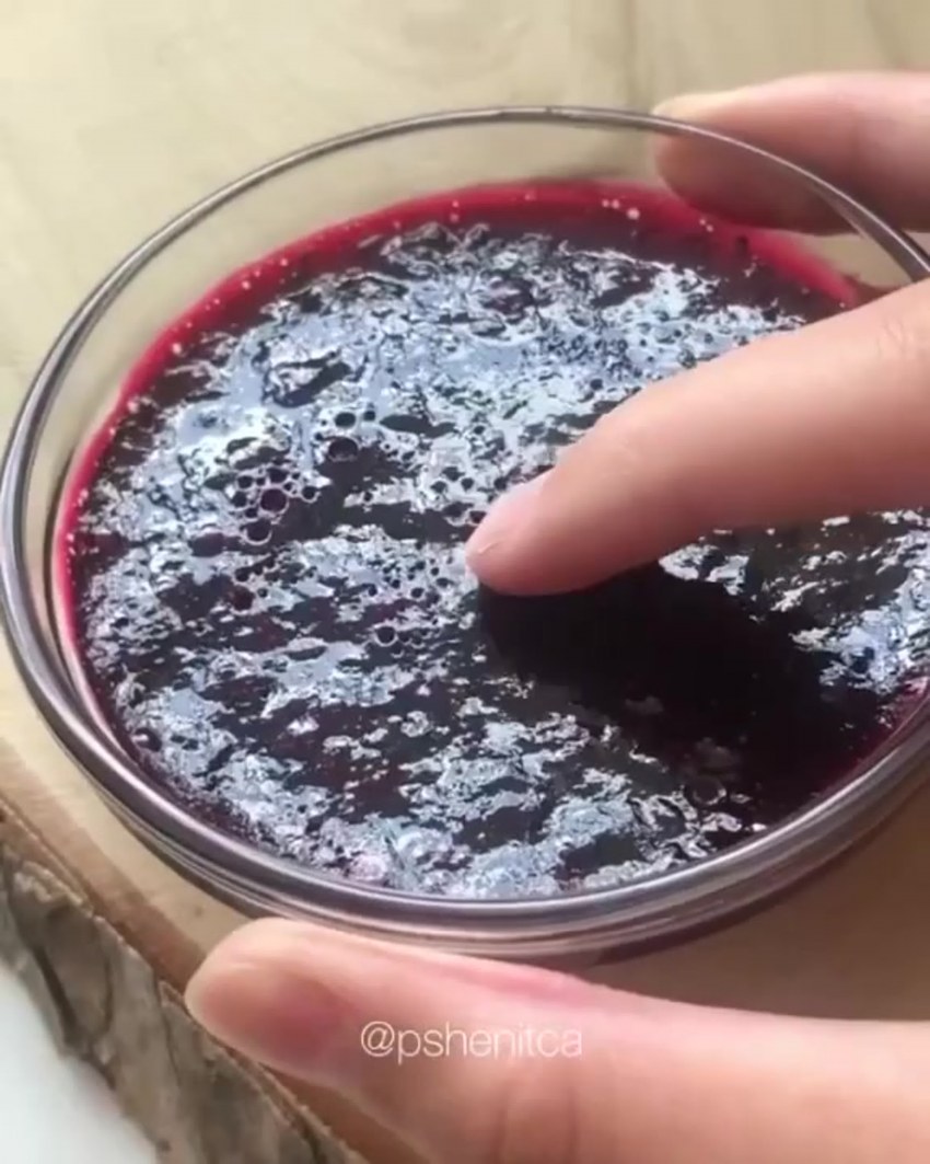 Желе из черной смородины для торта