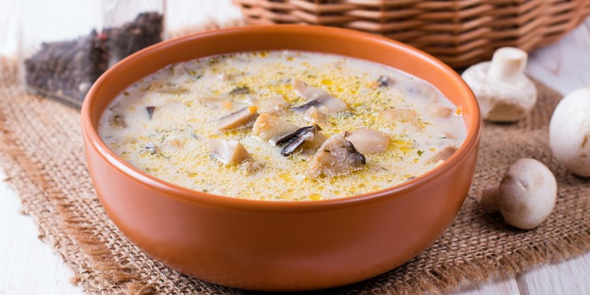 Сырный суп с шампиньонами и брокколи