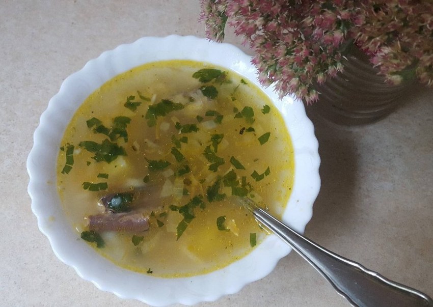 Суп картофельный с рыбными консервами