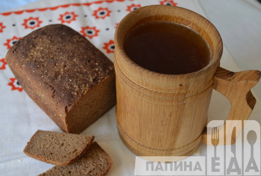 Квас на черном хлебе
