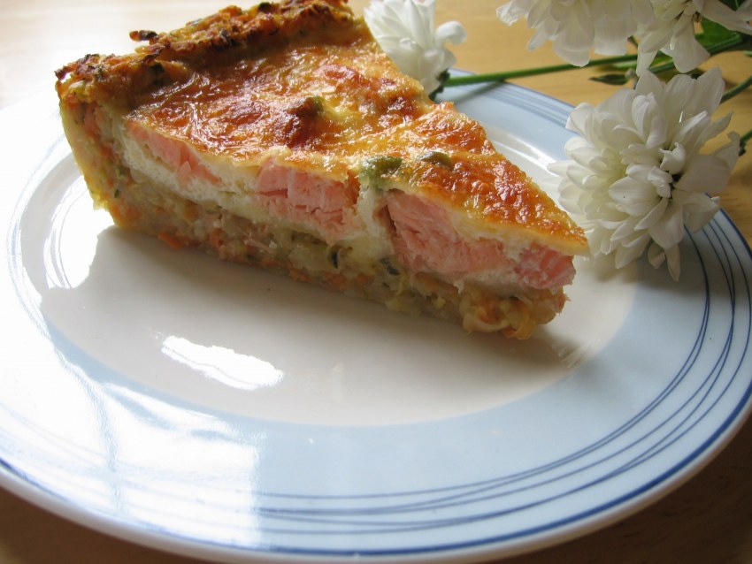 Запеканка из горбуши с овощами