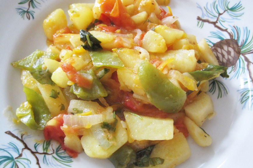 Овощное рагу с кабачками