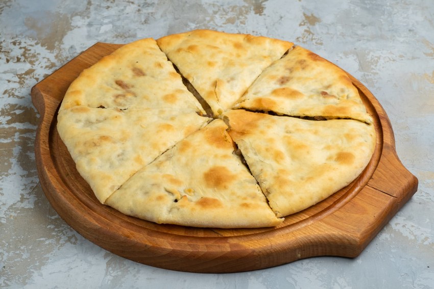 Хачапури по аджарски с грибами и сыром