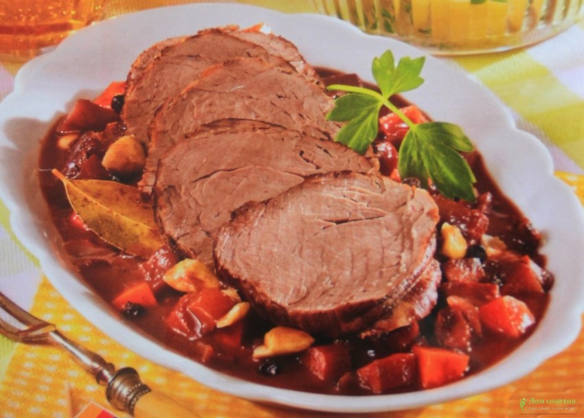 Мясо тушеное крупным куском