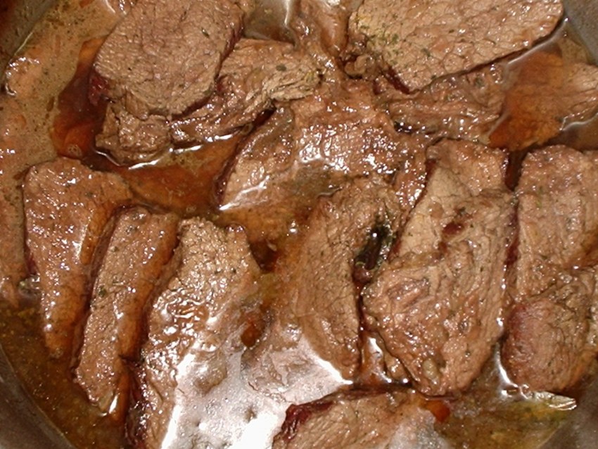 Сочная тушеная говядина кусками