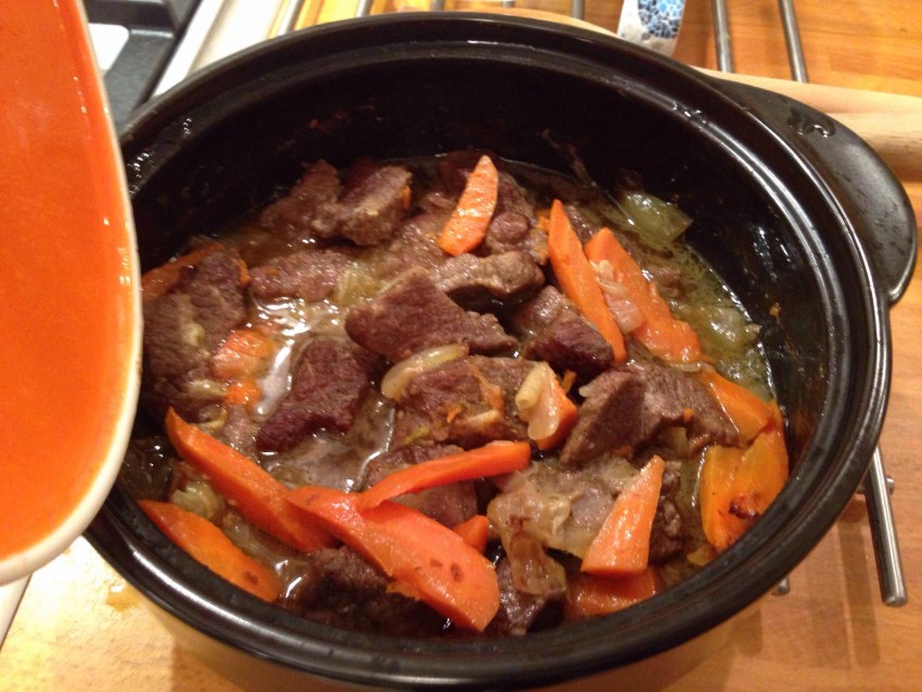 Говядина по жареная и тушеная кусками