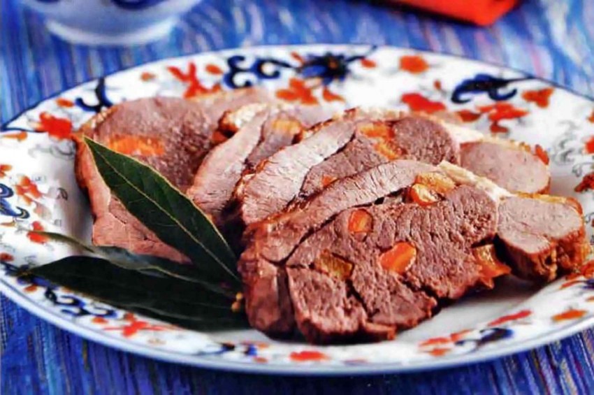 Говядина тушеная с овощами