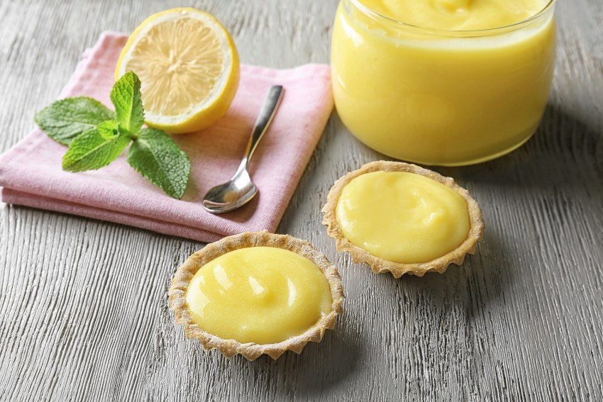 Выпечка с апельсиновым джемом