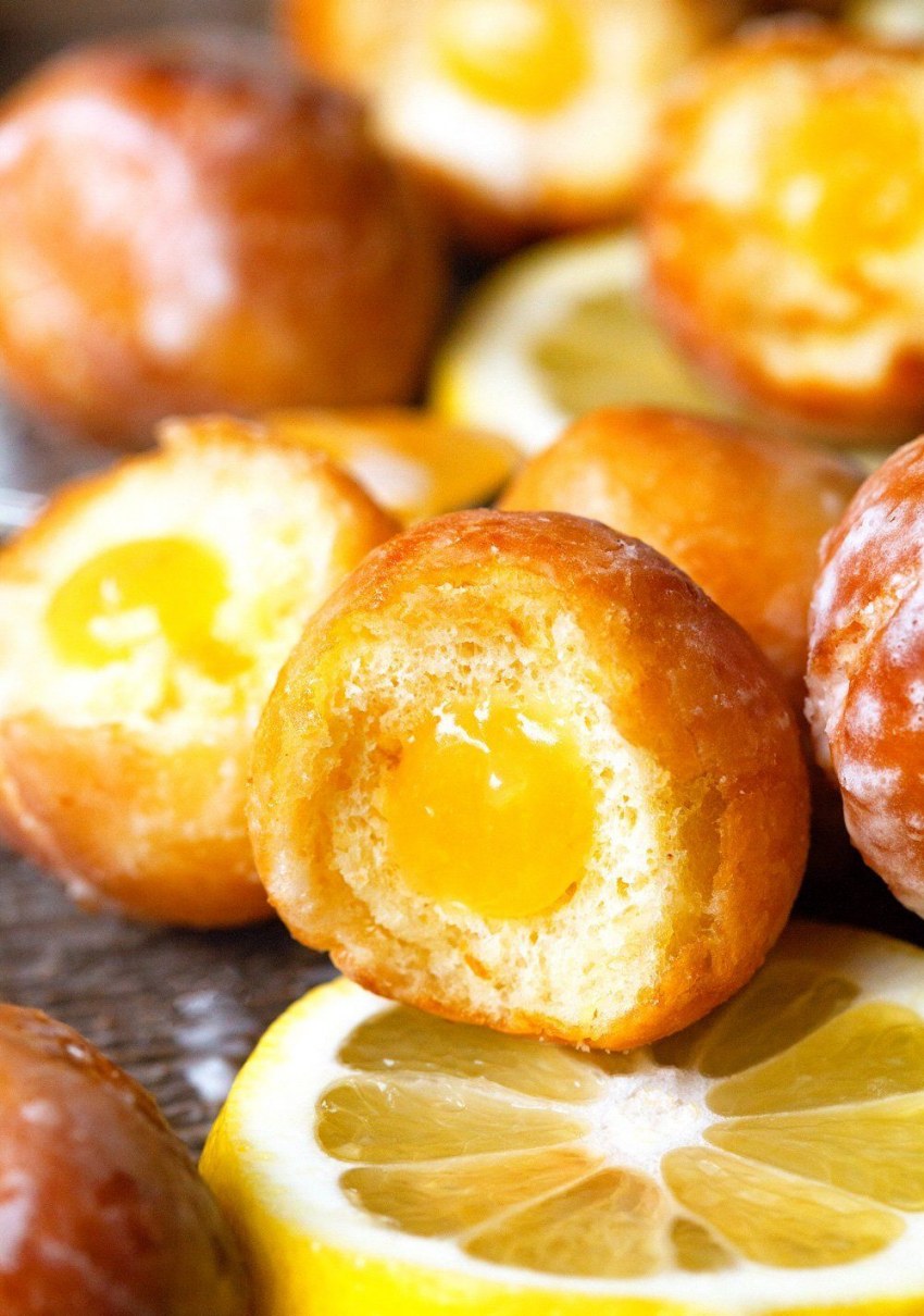 Булочка с маслом и сыром