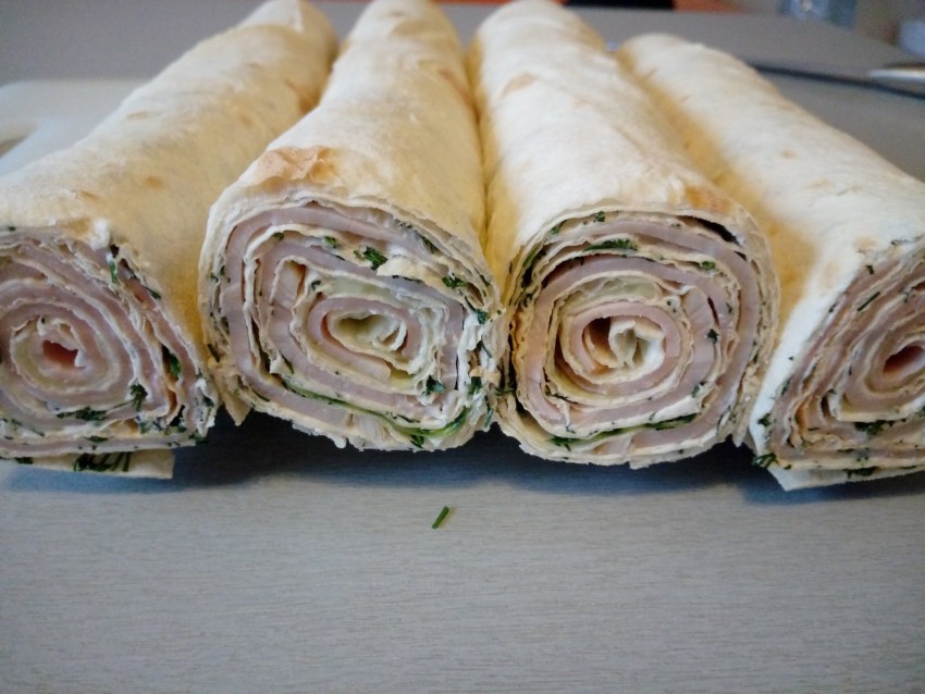 Шаурма домашняя с курицей в лаваше