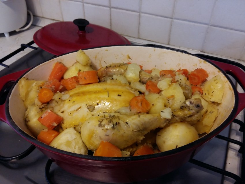 Курица с картошкой в утятнице в духовке