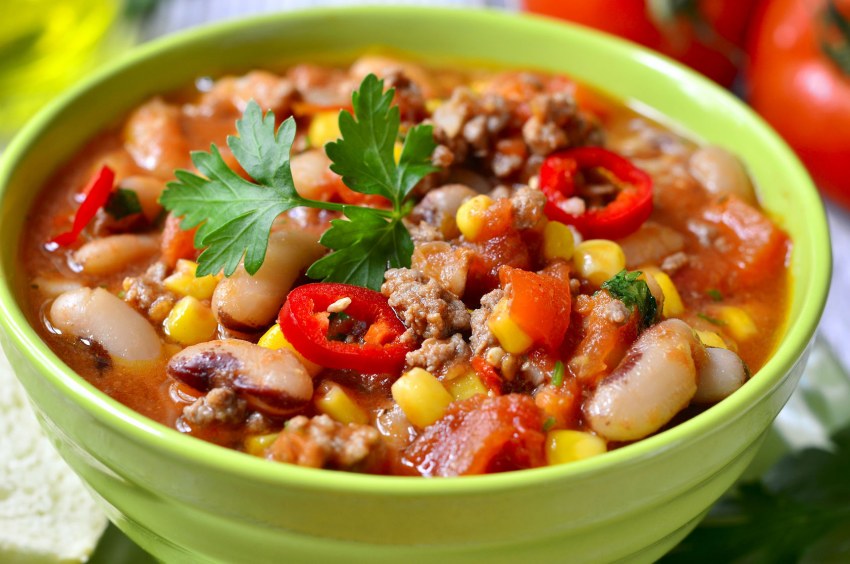 Фасоль тушеная с мясом и овощами
